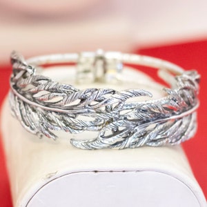 7 inch, Vintage Edwardian Floral Abstract Hinged Bangle - F37