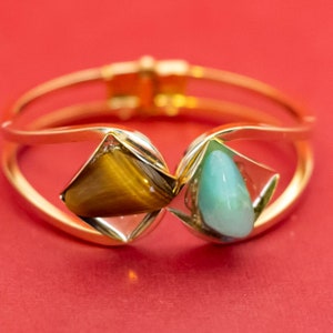 7 inch, Vintage Lovely Stones Gold Tone Hinged Bangle - F46