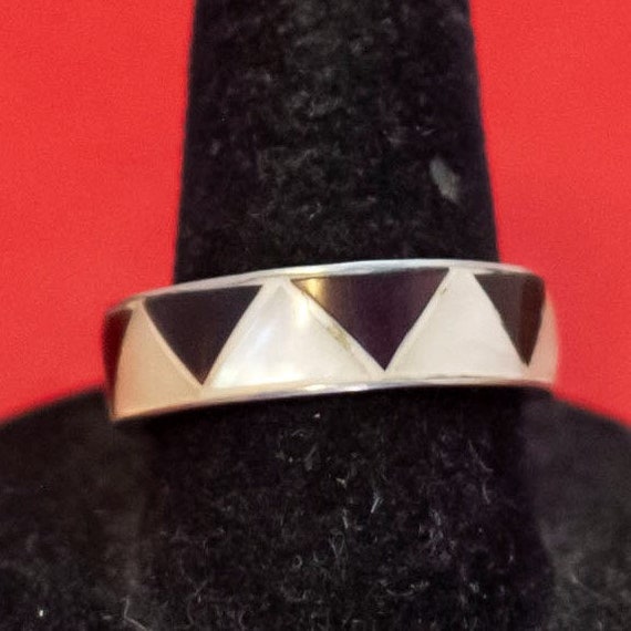 Size 7 1/2, Vintage Triangular Pattern Elegant Ge… - image 2