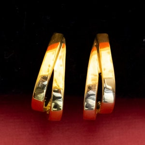 Vintage Gold Tone Dainty Twin Clip On Earrings - F45