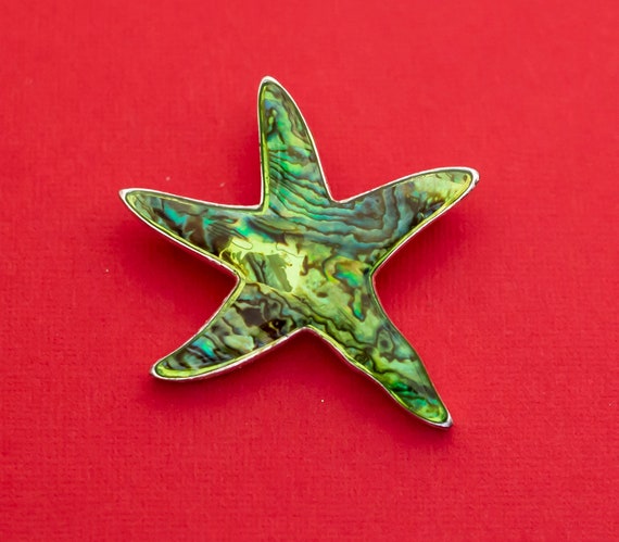 Vintage green starfish brooch - F25 - image 1