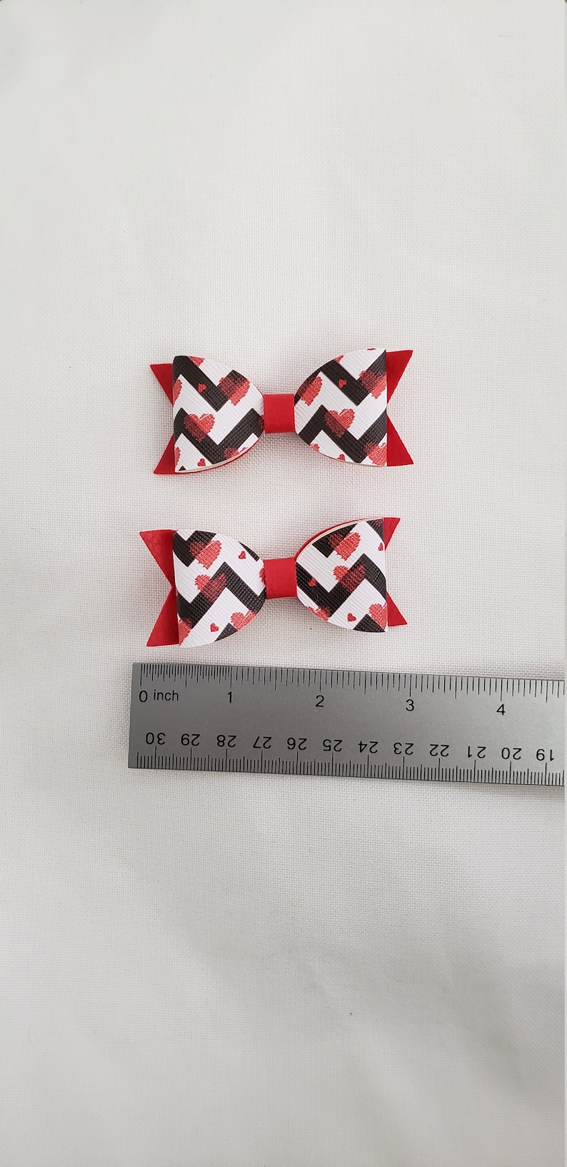 Valentine/'s Day bow love and hearts piggy tail bows Faux Leather Hair Bow