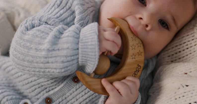 Giocattolo per bebè, incisione personalizzata, sonaglio immagine 1