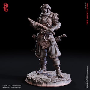 Human Rogue Thief Assassin | 28mm, 32mm, 54mm, 75mm, 100mm Scale Resin Miniature | Dungeons and Dragons | Flesh of Gods