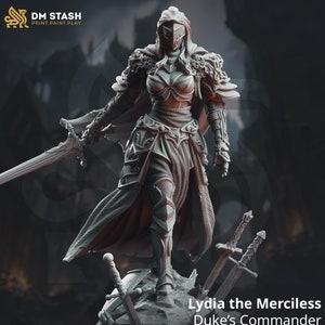 Weiblicher Paladin, Kampfsport Schwert und Plattenrüstung D&D 5e Mini | 28mm, 32mm,54mm,75mm,100mm Skalen | Dungeons and Dragons Pathfinder | DM Versteck