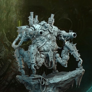 Könnte beinhalten: Graue Miniatur eines mechanischen, monströsen Wesens. Die Figur hat mehrere Arme, Kanonen und Rohre, mit einem strukturierten, organisch aussehenden Körper. Sie steht auf einem felsigen Sockel und zeigt komplizierte Details und eine futuristische Sci-Fi-Ästhetik.