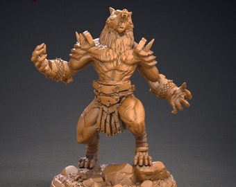 Op de afbeelding: Een bruin geverfd miniatuurbeeldje van een weerwolf met een woeste uitdrukking. De weerwolf staat op een rotsachtige basis. Het miniatuur is vooraf ondersteund en maakt deel uit van de Silverfangs-collectie.