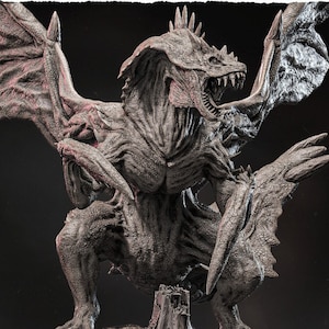 Mantis Dragon, Sci-Fi Space insectoid  (4 sizes) D&D Resin Miniature unpainted | Resin Dragon Statue | Figurine Dungeons and Dragons 5e