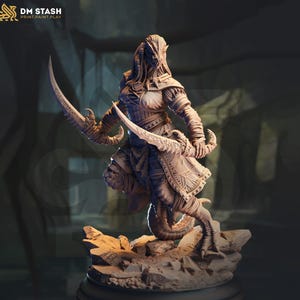 Dragonborn Female Rogue Assassin PC NPC Miniature | 28mm, 32mm, 54mm, 75mm, 100mm Scales | Pathfinder Figure DnD | DM Stash |