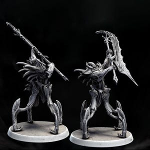 Sci-Fi Miniature Robot Enfield Dragoon, H.R Giger Style | Base Diameter Sizes: 50mm, 65mm,80mm | Resin Mini | Mini Monster Mayhem