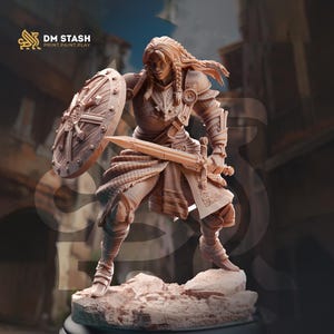 Female Paladin, Fighter Sword and Plate Armor D&D 5e Mini | 28mm, 32mm,54mm,75mm,100mm Scales | Dungeons and Dragons Pathfinder | DM Stash
