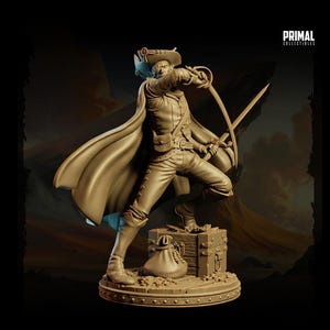 Puede incluir: Figura detallada de un espadachín en una pose dinámica, empuñando dos espadas. La figura está vestida con un traje de época con sombrero, capa y botas. Un cofre del tesoro y una bolsa de monedas están en la base. Logotipo de Primal Collectibles.