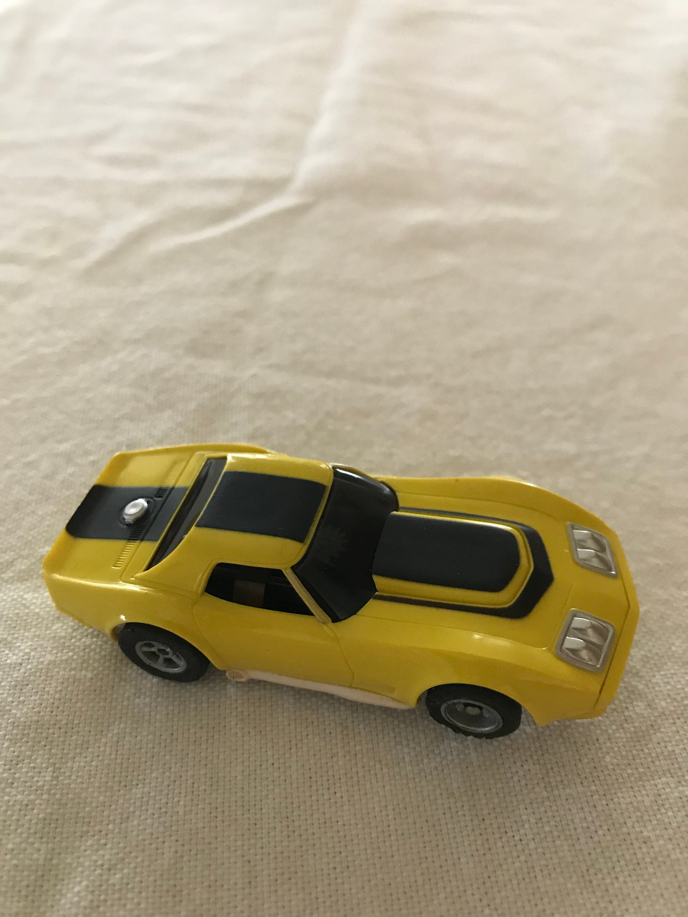 Aurora AFX HO Slot Car Yellow &black corvette producción Etsy