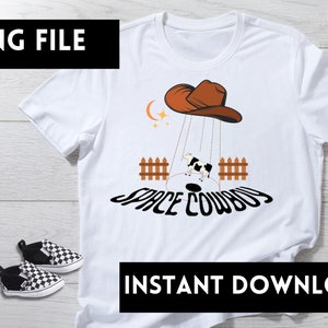 Space Cowboy PNG, Cowboyhut, Country, Kuh, Raumschiff, Bauernhof, Alien Entführung, Jungen, Lustig, niedlich, Shirts, Body, Sweatshirt, Crewneck, Trendy