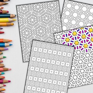 Peut inclure: Quatre pages &agrave; colorier imprimables en noir et blanc avec des motifs g&eacute;om&eacute;triques complexes. Les motifs sont compos&eacute;s de carr&eacute;s, d'&eacute;toiles et de cercles.
