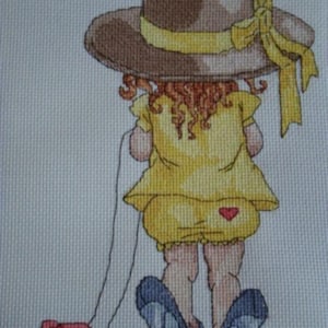 Little girl cross stitch pattern, litle girl in woman&#39;s clothes cross stitch