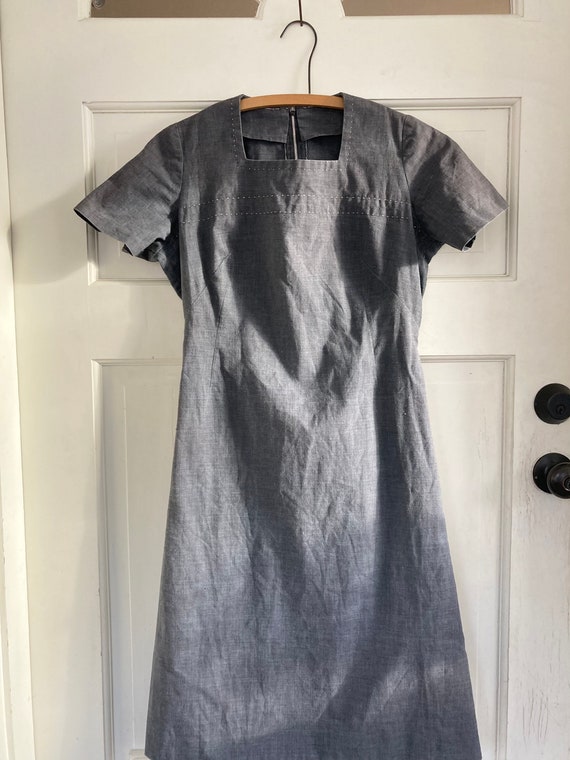 Classy 1950s Short Sleeved Grey Dress