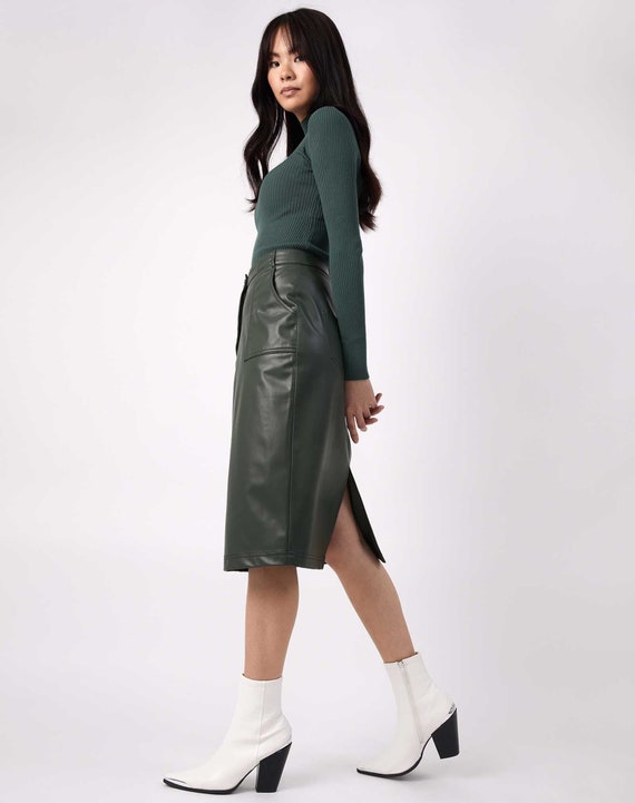 Green faux leather skirt with pockets deals