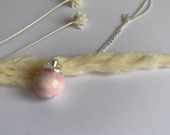 Swirl Slip Lead Necklace Silver-Pale Pink