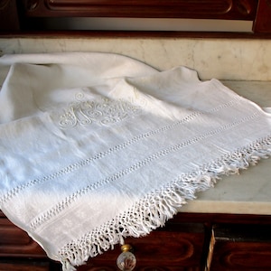 Old hand-embroidered Cotton Towel. Towel with tip and bainica