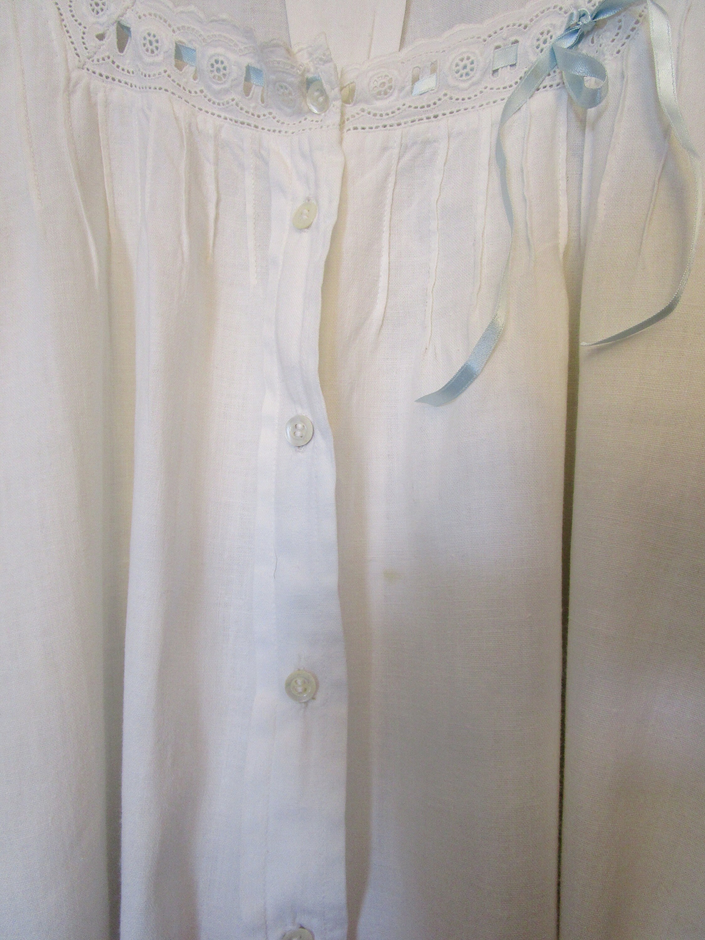 Long sleeved womens nightgown made by hand with cotton Etsy España
