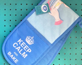 Vintage Style Oven Gloves Keep Calm and Bake