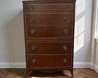 Cómoda alta antigua de caoba / Cómoda alta de estilo neocolonial de principios del siglo XX / Muebles de dormitorio tradicionales estadounidenses / Madera maciza