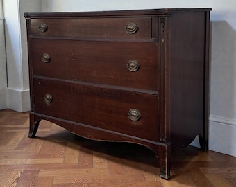 Cómoda vintage de caoba / Cómoda de estilo neocolonial / Cómoda de dormitorio estilo Hepplewhite / Cómoda tradicional de madera con tres cajones