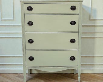 Cómoda vintage pintada / Cómoda estilo cabaña / Cómoda alta estilo granja / Almacenamiento verde para dormitorio / Cómoda de cuatro cajones estilo shabby chic