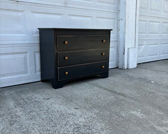 Beautiful Vintage Distressed Dresser, Painted Dresser, Wide Dresser, Small Dresser, Shabby Chic, Farmhouse, Distressed, Weathered Dresser