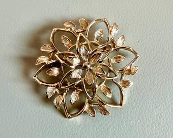 Vintage 1962 Sarah Coventry "Peta-Lure"  Brooch  | Gold Tone Floral Pin | Openwork Flower Brooch | Mid-Century Costume Jewelry