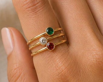 Set di anelli impilabili con pietre portafortuna di ispirazione italiana • Acciaio inossidabile PVD oro 18 carati • Anelli impilabili impermeabili con zirconi • Gioielli minimalisti in oro