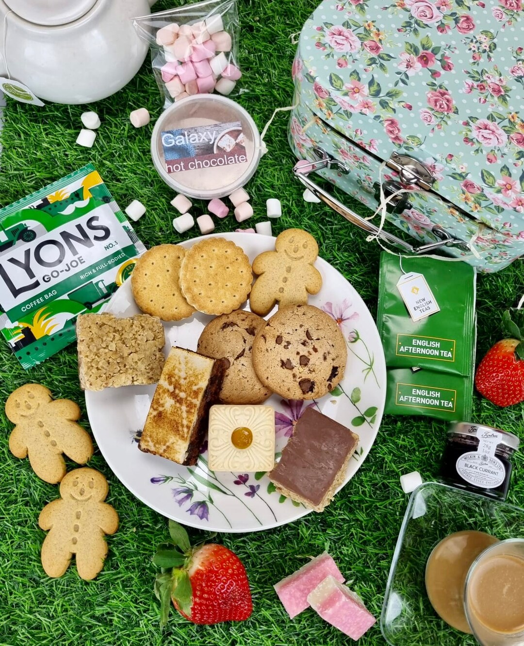 Vegan Afternoon Tea Gift Hamper | Cookies, Tea & Hot Chocolate - Etsy