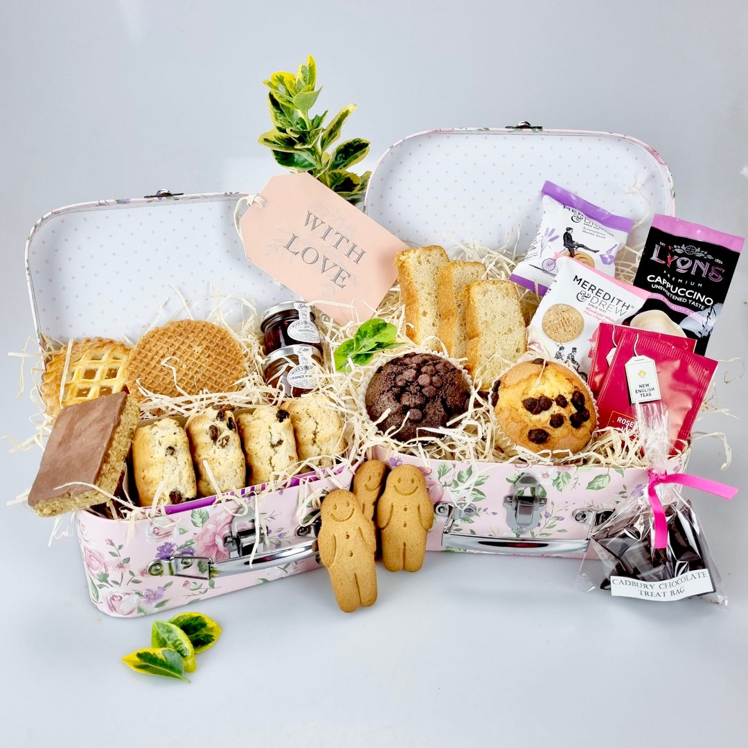Luxury Afternoon Tea Hamper Gift – Scones, Muffins, Shortbread, Jams ...
