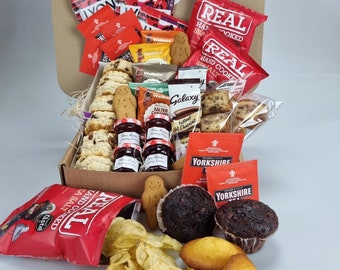 Geschenkkorb für Nachmittagstee – Scones, Kuchen, Tee, Kaffee, Marmelade, Chips
