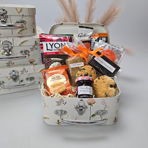 Afternoon Tea Food Hamper Box  1-6 people fabulous treat Scones Pastries Flapjack Preserve Thank You Birthday Gift British Set Get Well