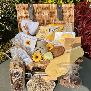 Wellness Hamper Gift Box Pamper Spa Kit Unwind Relax Get Well Break Thinking Mindful De-stress Post Surgery Bee Sunflower Christmas present