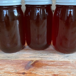 100% Pure Raw Unfiltered Wildflower Honey.         1 pint (24oz)