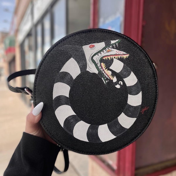 BEETLEJUICE! Sandworm bag