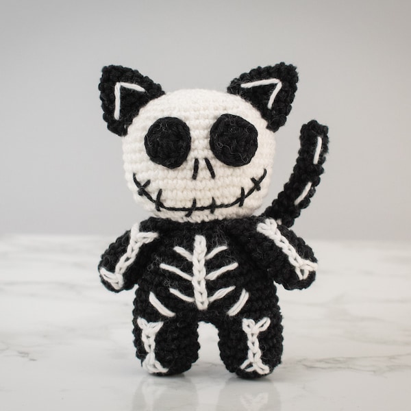 Skeleton Cat amigurumi pattern. Halloween cat crochet pattern. Crochet amigurumi Skeleton cat