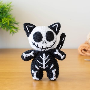 Skeleton Cat amigurumi pattern. Halloween cat crochet pattern. Crochet amigurumi Skeleton cat