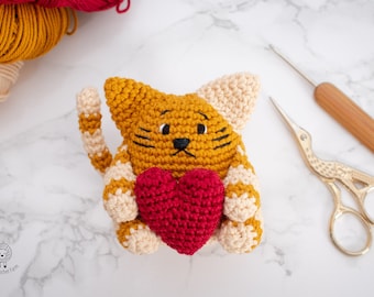 PDF Häkelanleitung & Videoanleitung : Love Cat Amigurumi Häkelanleitung, Valentinstag Kuscheltier DIY
