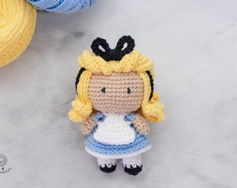 Alice in Wonderland doll amigurumi pattern. Crochet doll Alice in Wonderland stuffed toy PDF pattern. Wonderland collection