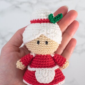 Crochet Mini Mrs. Claus amigurumi pattern Mrs. Claus Christmas ornament crochet pattern Video tutorial image 7