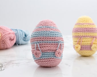 Easter Egg amigurumi pattern. Quick Easter egg surprise crochet project.