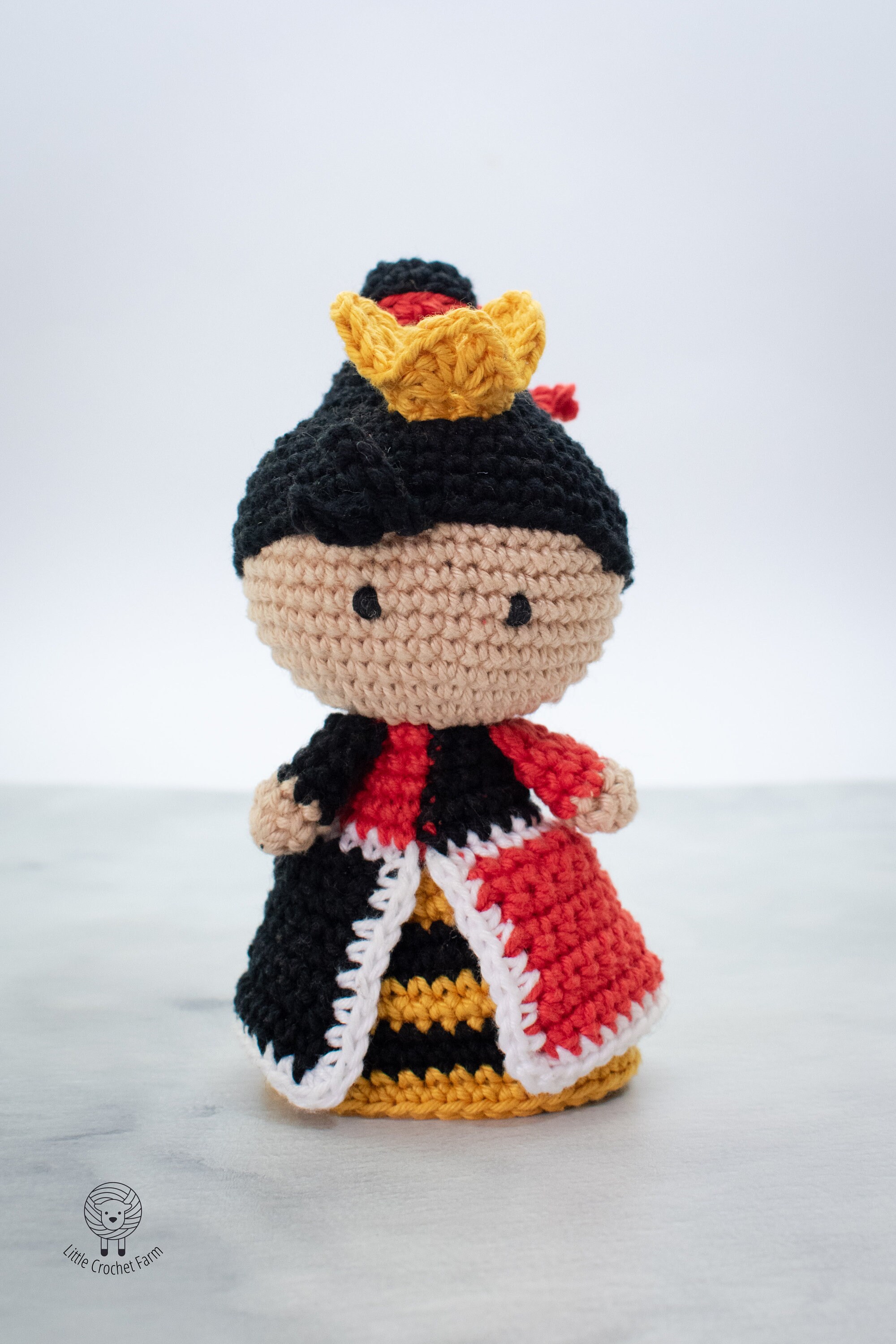 Queen of Hearts Crochet Shorts Set