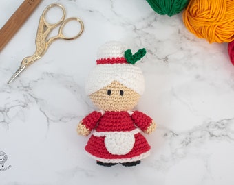 PDF Pattern & Video Tutorial - Crochet Mrs. Claus Amigurumi Pattern | Christmas Ornament