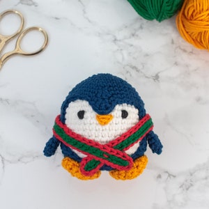 Crochet Chubby Penguin amigurumi pattern | Penguin Christmas ornament crochet pattern | Video tutorial