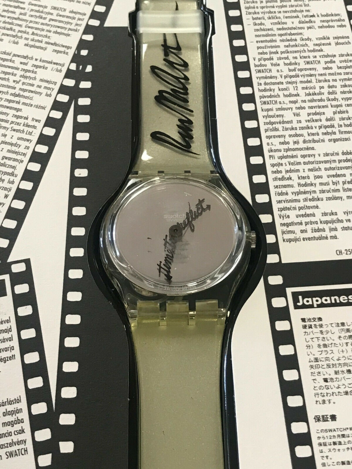 スウォッチウォッチ「映画の100年」。 GZ141「映画-シ」- 黒澤。 GZ143 