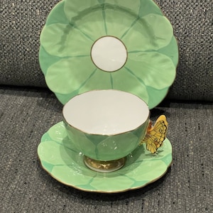 Aynsley &quot;BUTTERFLY HANDLE&quot; Trio Tea Set. Pattern No : B1791. Stunning and Very Rare. Art Deco.